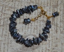 Elegant handgjort armband med keishi-sötvattenspärlor i blågrå ton, justerbar med 3 cm förlängningskedja – exklusivt boho luxe-a