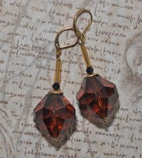 Vintage statement-örhängen med stora mörkt kastanjebruna akrylpärlor från 1960-talet, kombinerade med facetterade svarta spinell