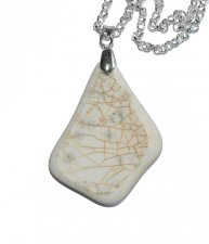 Halsband Havsporslin Sea pottery Återbruk Strandfynd Unikt