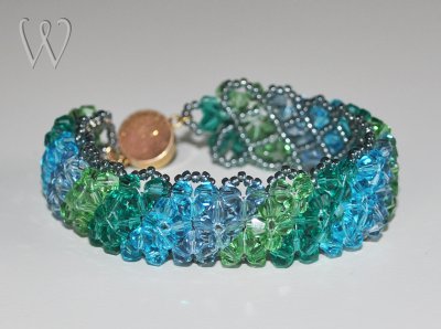Handgjort unikt designerarmband