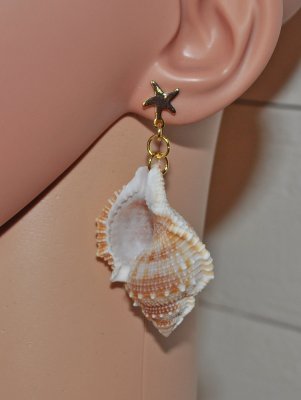 Mermaidcore statementörhängen med stora snäckor och 24K guldpläterade sjöstjärne-stift, boho strandstil.